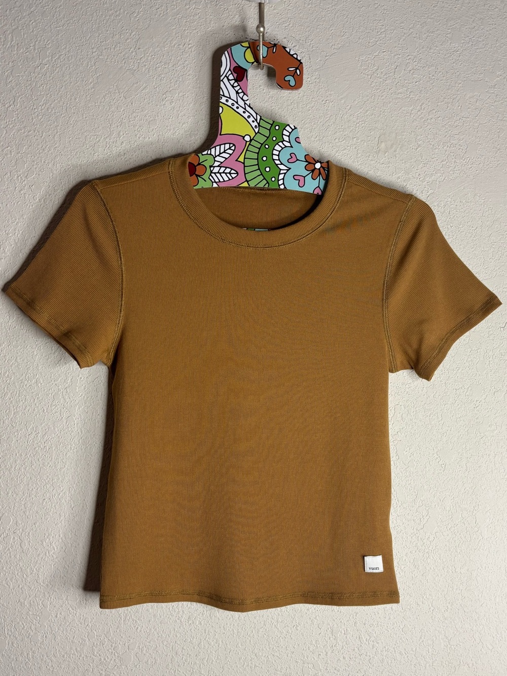 Vuori Pose Fitted ribbed Tee size small VW169